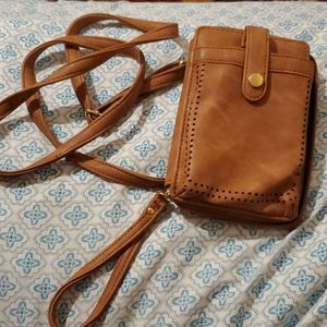 NWOT Maurices crossbpdy